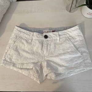 SO White Khaki Shorts Size 0